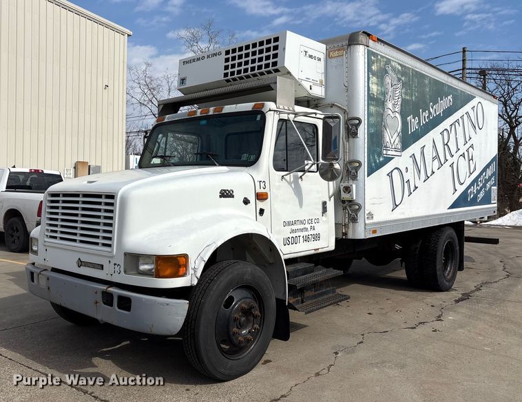 2001 International 4700 refrigerated truck - FK1082