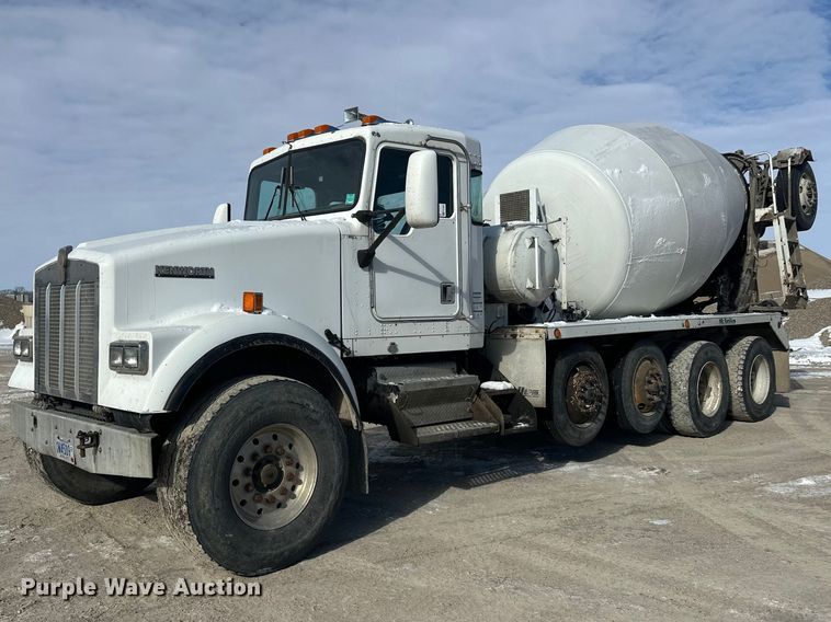 2000 Kenworth W900 ready mix truck - FK1587