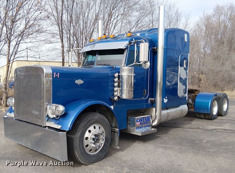 2005 Peterbilt 379 semi truck - OJ9946