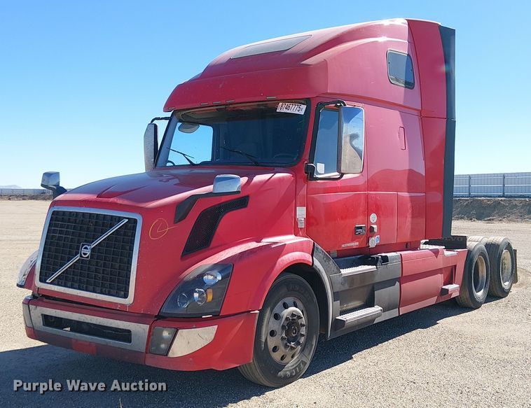 2018 Volvo VNL semi truck - YA1375