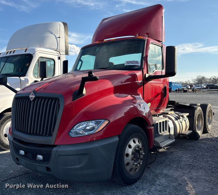 2018 International LT625 semi truck - YA1689