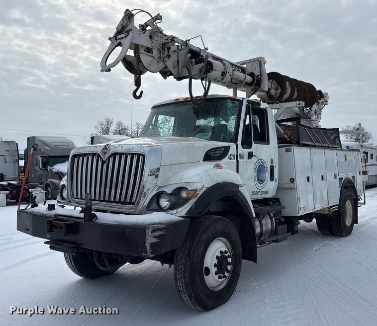 2019 International 7300 digger derrick truck - YA2173