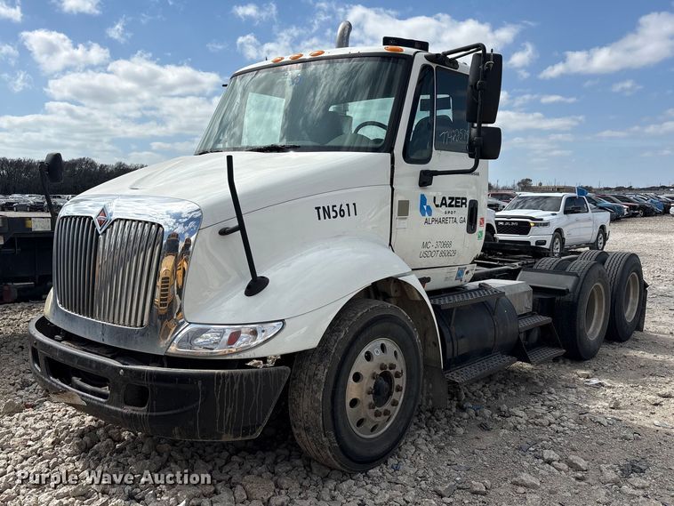 2007 International 8600 semi truck - YA2494