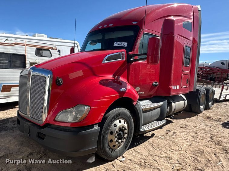 2015 Kenworth T680 semi truck - YA6127