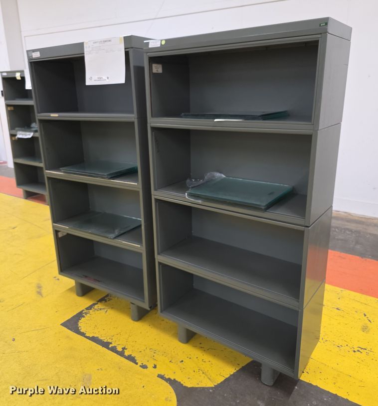 (2) bookcases - DZ3870