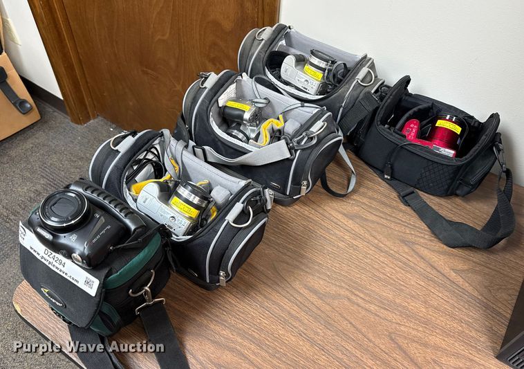 (5) digital cameras - DZ4294