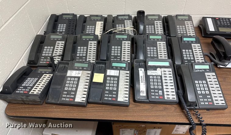 (89) Toshiba phones - DZ4295