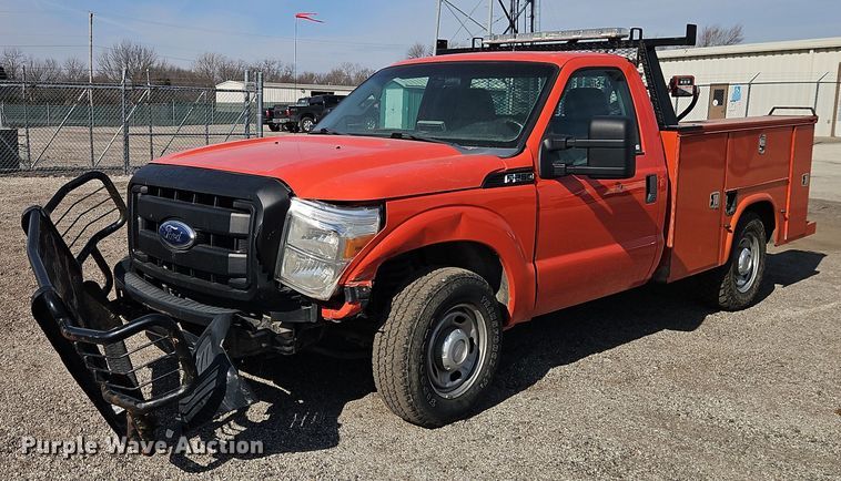 2011 Ford F250 Super Duty utility bed pickup truck - DZ4306
