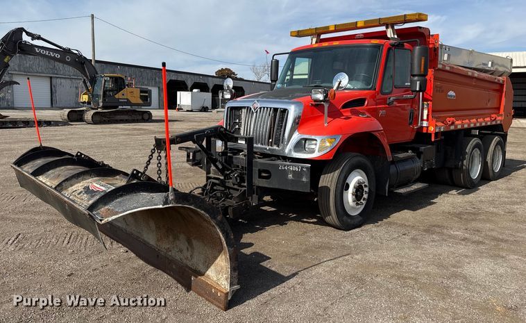 2007 International 7400 dump truck - DZ4316