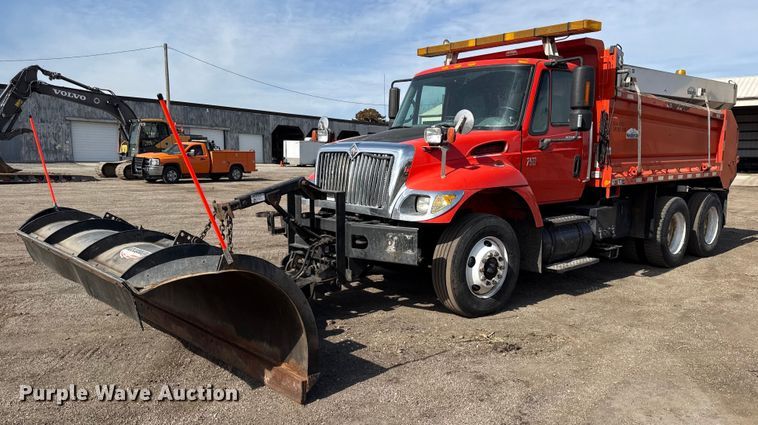 2007 International 7400 dump truck - DZ4317