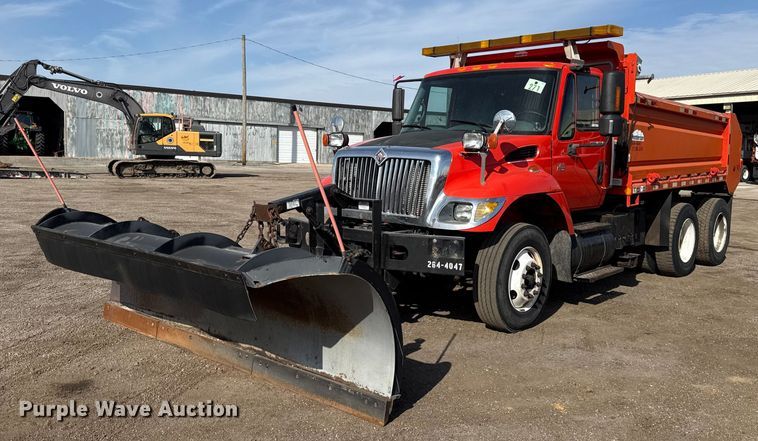 2007 International 7400 dump truck - DZ4319