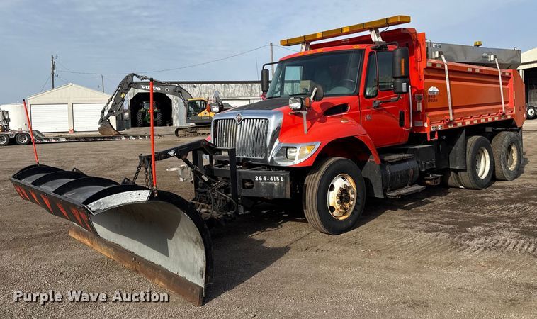 2007 International 7400 dump truck - DZ4322