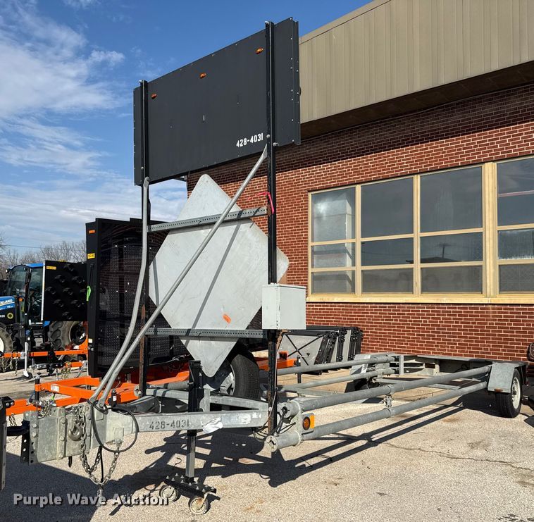 2011 Trinity Vorteq crash attenuator trailer - DZ4326