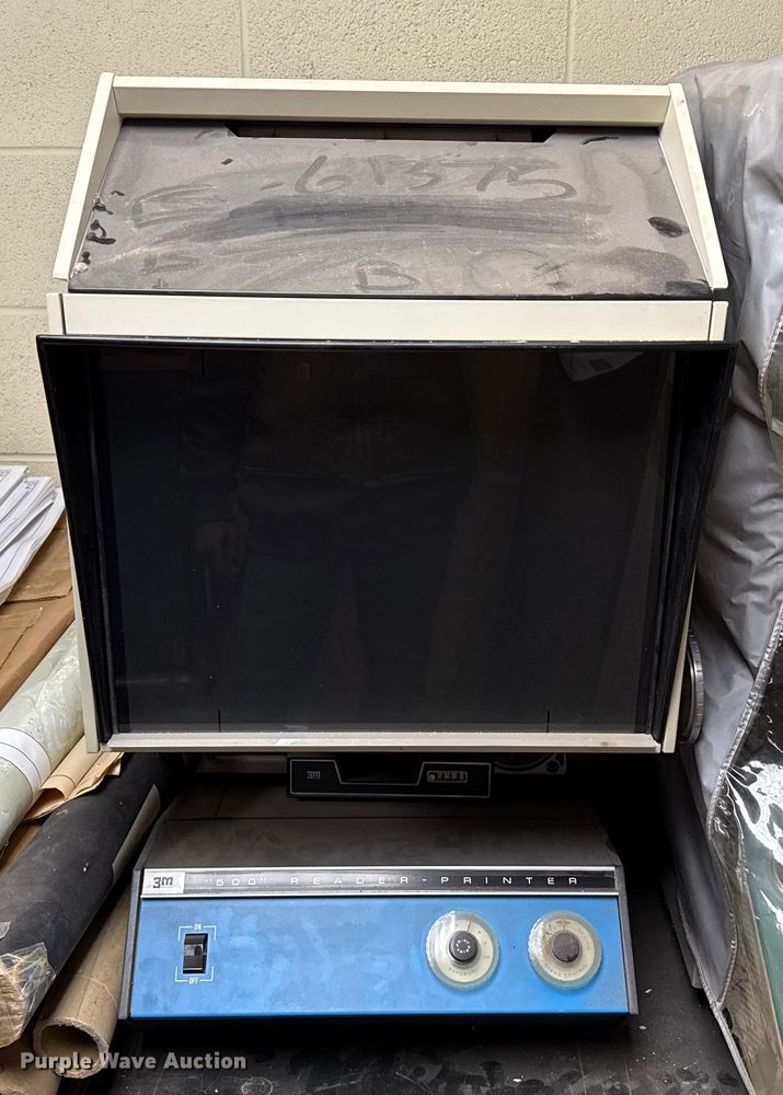 1977 3M 500 microfilm reader - EP0624