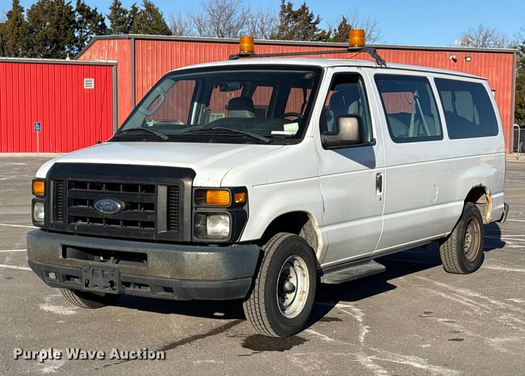 2009 Ford E350 van - EP2938