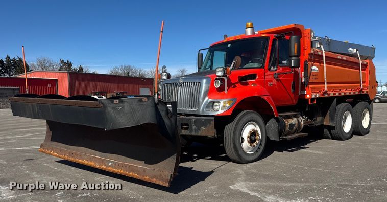2007 International 7400 dump truck - EP2956