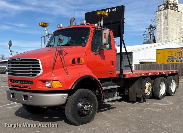 2005 Sterling L9500 flatbed truck - EP2961