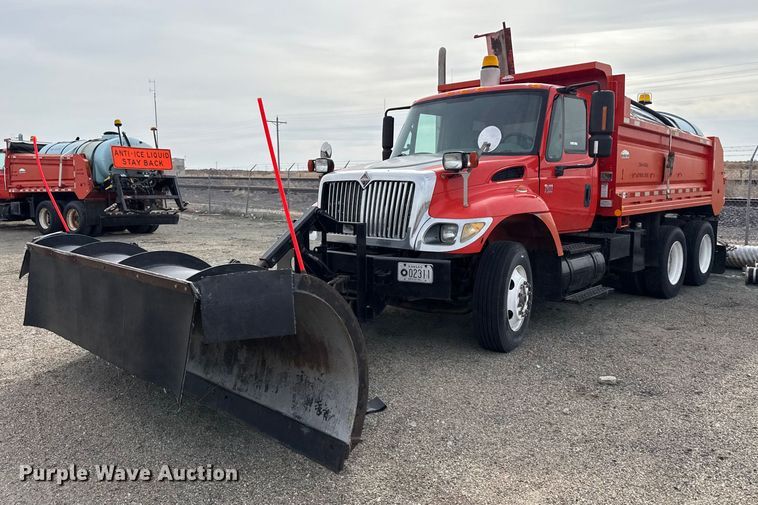 2005 International 7400 dump truck - EP2975