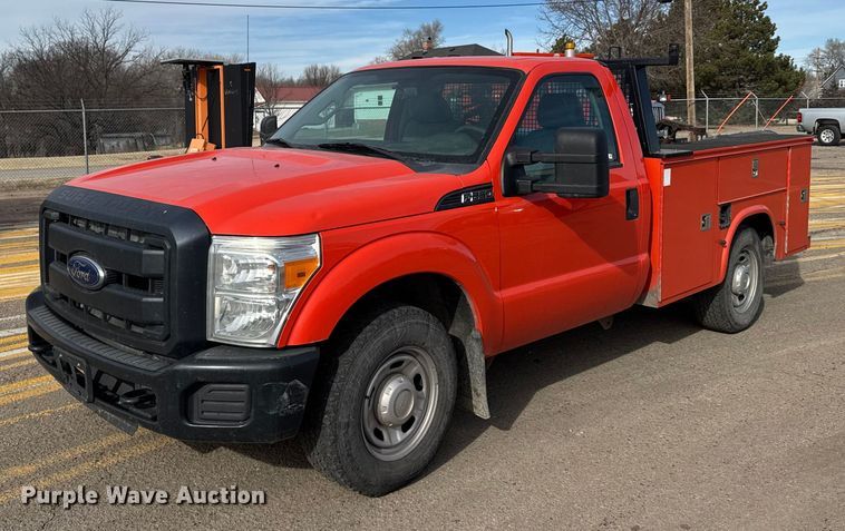 2014 Ford F250 Super Duty utility bed pickup truck - FB0751