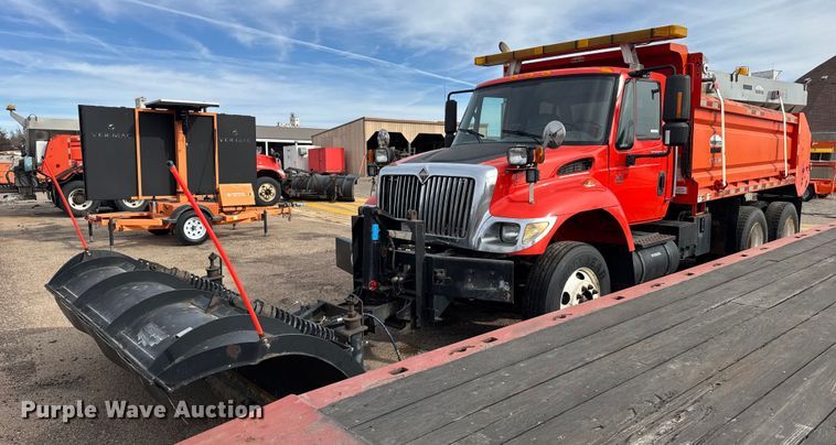 2007 International 7400 dump truck - FB0756