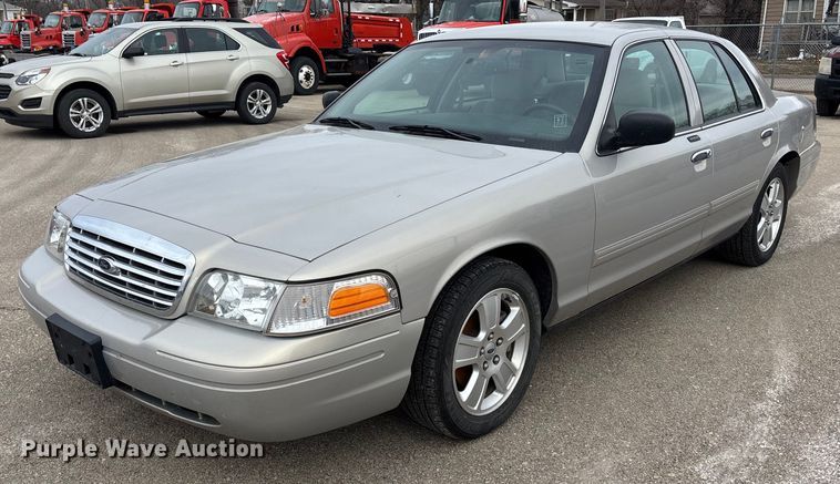 2010 Ford Crown Victoria  - FB0776