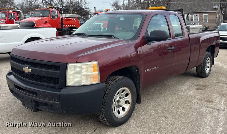 2009 Chevrolet Silverado 1500 Ext. Cab pickup truck - FB0778