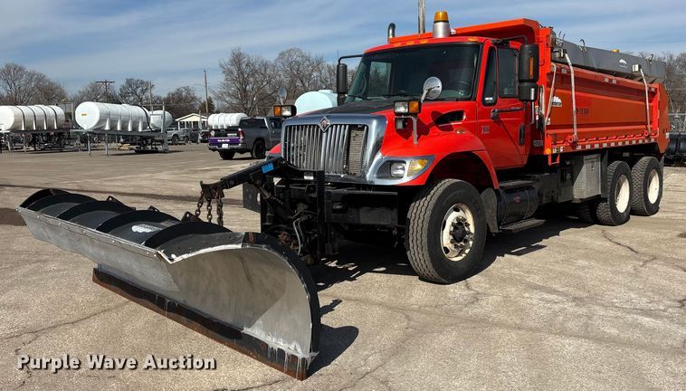 2007 International 7500 dump truck - FB0784