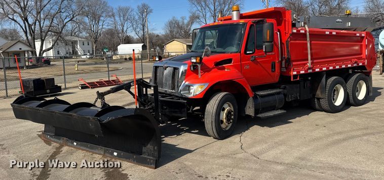 2007 International 7400 dump truck - FB0798