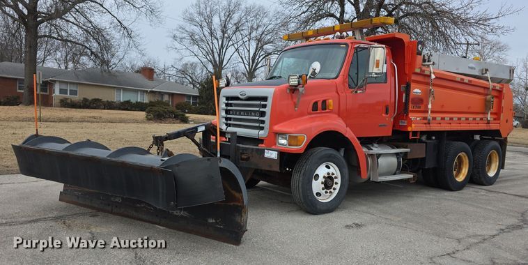 2005 Sterling LT7500 dump truck - FI0831