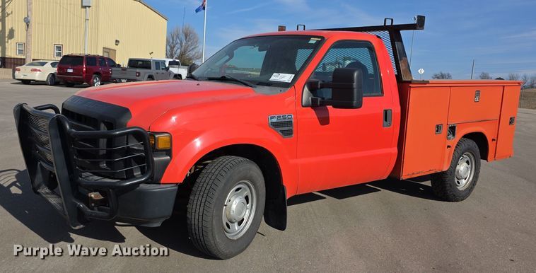 2010 Ford F250 Super Duty utility bed pickup truck - FI0842
