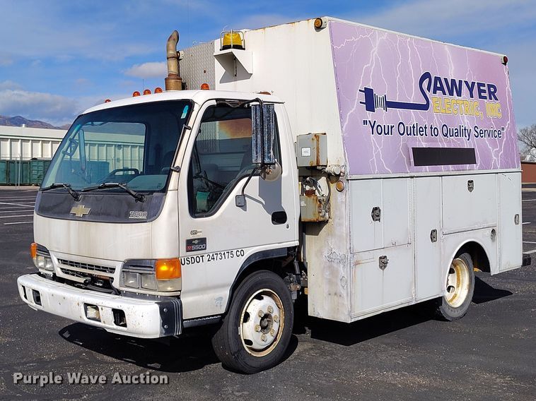 2005 Chevrolet W5500 utility / service truck - DP4923