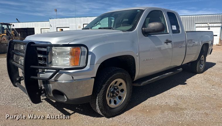 2012 GMC Sierra 1500 Ext. Cab pickup truck - DQ4261