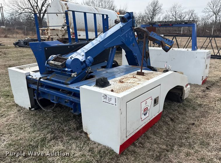 Miller Industries wrecker bed - DQ4287