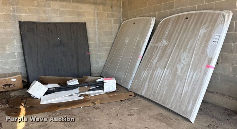 (3) Tonneau bed covers - DQ4301