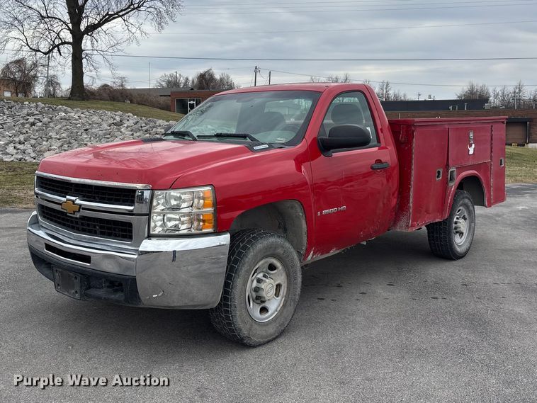 2008 Chevrolet Silverado 2500HD utility bed pickup truck - DT0036