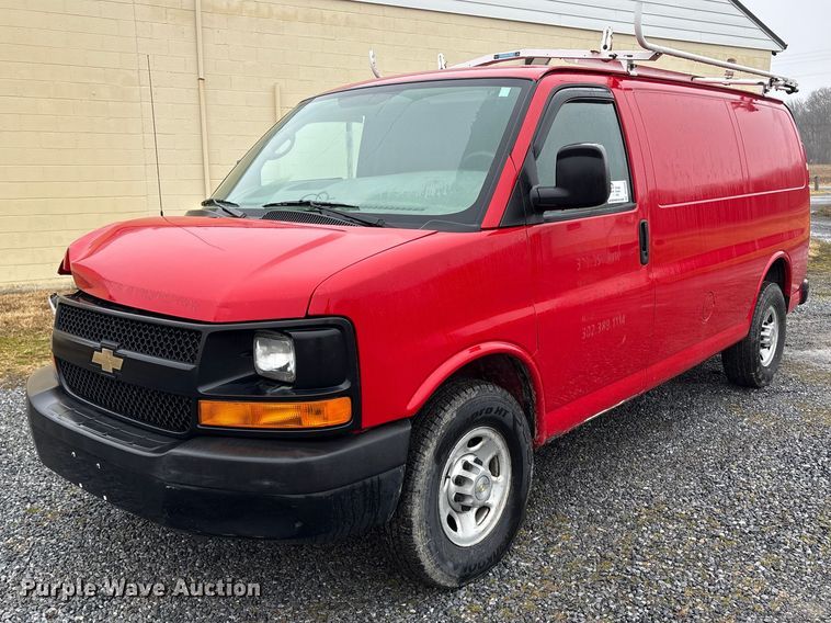2014 Chevrolet Express 2500 van - DT2846