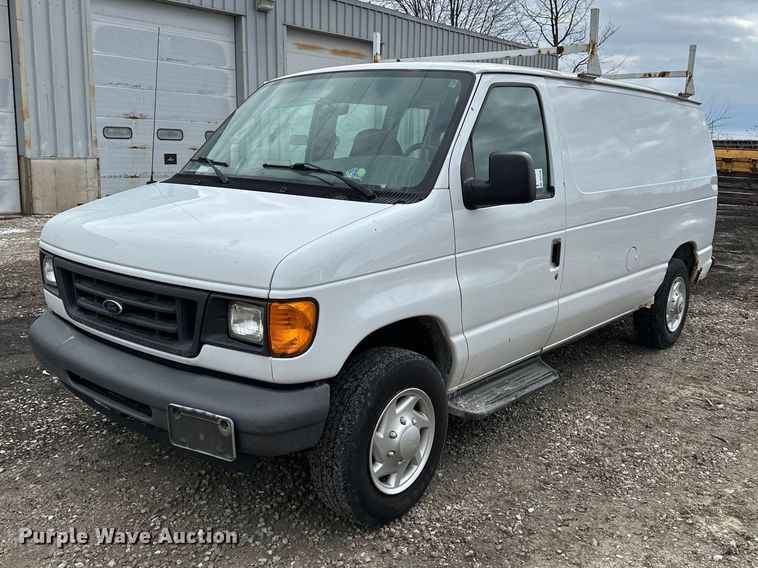 2007 Ford E150 van - DV0796