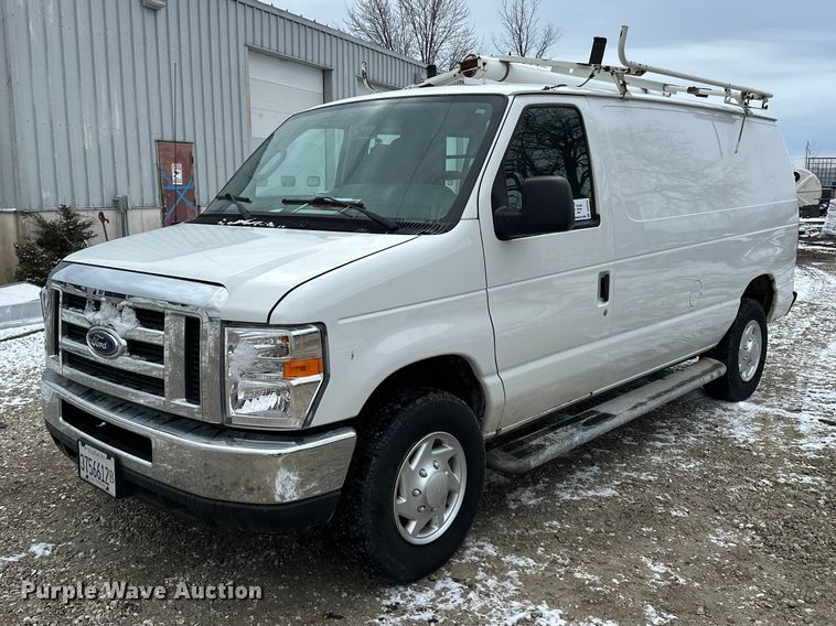 2011 Ford E250 van - DV0797