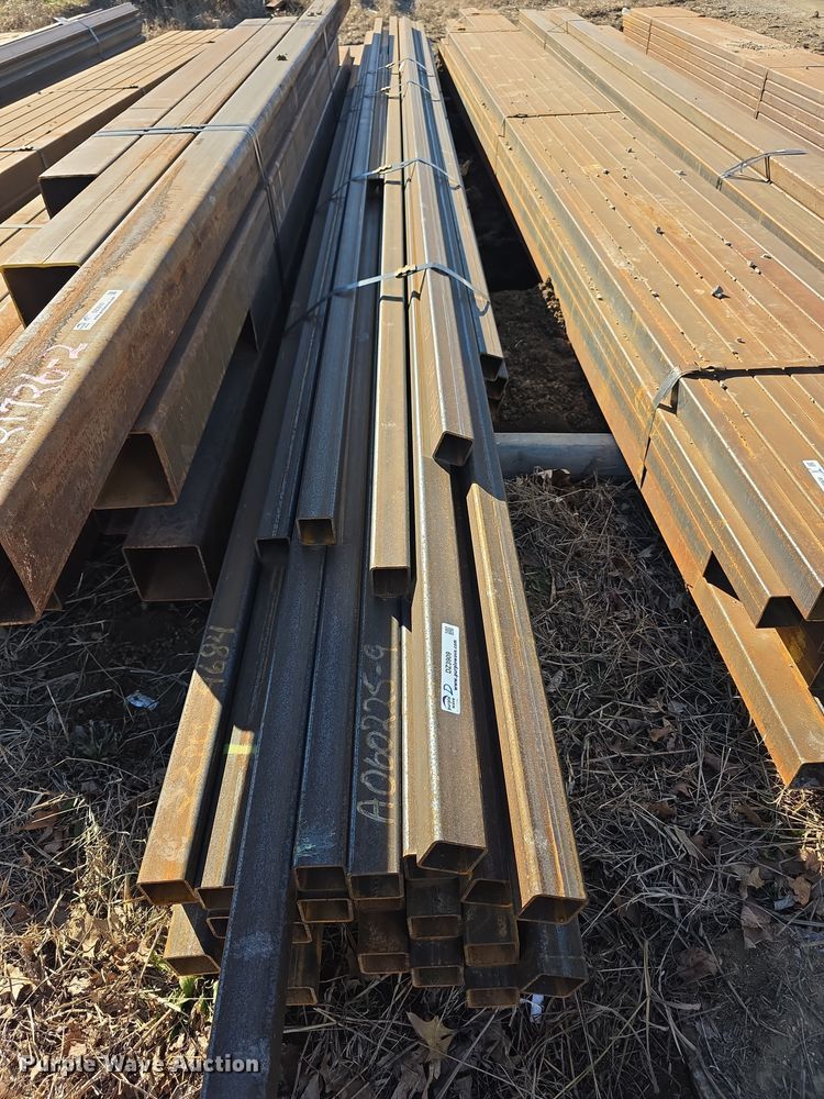 (32) pieces of tubing - DZ3909