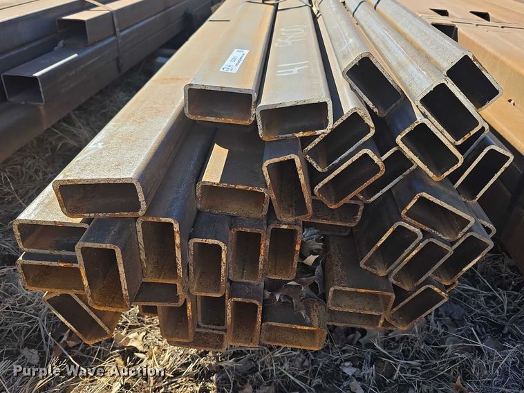 (41) pieces of tubing - DZ3913