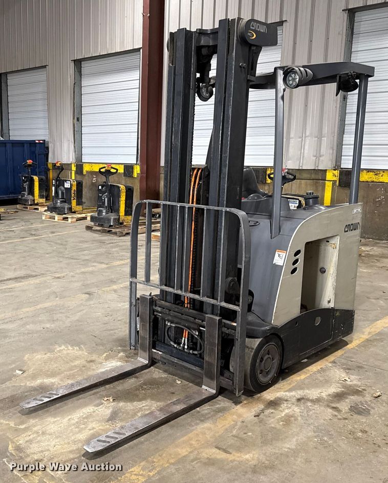 Crown RC5545-40 forklift - DZ4334