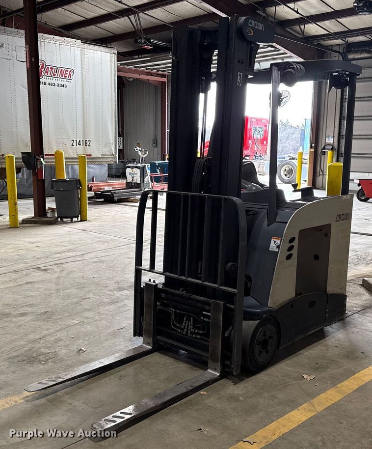Crown RC5545-40 forklift - DZ4335
