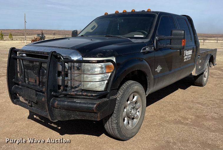 2012 Ford F350 Super Duty Crew Cab flatbed pickup truck - DZ4990