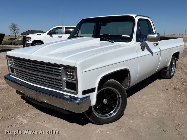 1983 Chevrolet C10 pickup truck - DZ5127