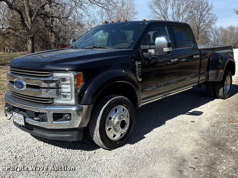 2019 Ford F450 Super Duty King Ranch Crew Cab truck - EA4463