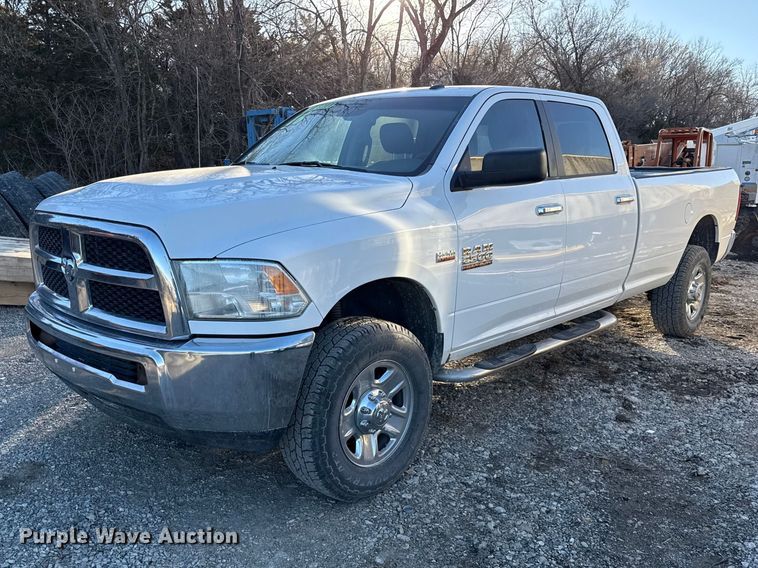 2016 Dodge Ram 2500 Crew Cab pickup truck - EC4567