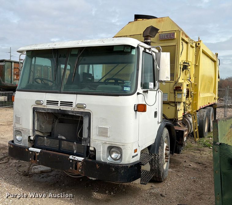 2009 Autocar Xpeditor refuse truck - ED5131