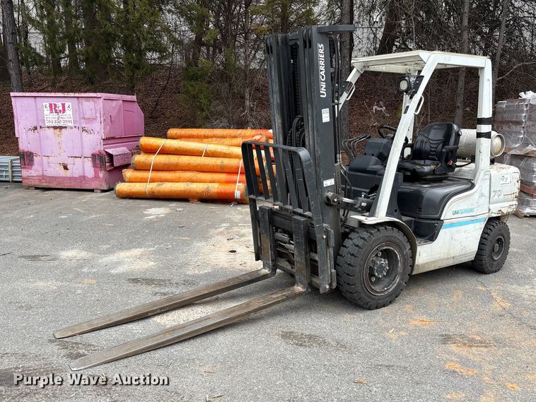 2016 UniCarriers PF70 forklift - EF1014
