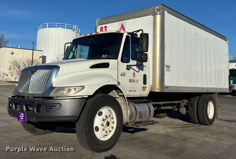 2005 International 4300 box truck - EF2314