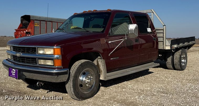 1997 Chevrolet C3500 Crew Cab flatbed pickup truck - EF2417
